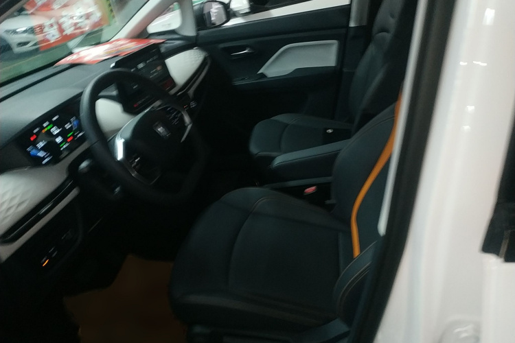 奔腾NAT 2023款 PRO 舒享出行版 419km中控内饰19