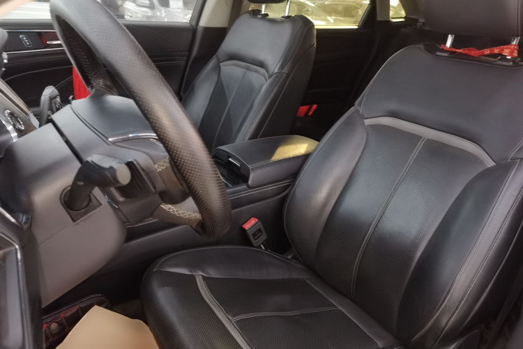 福特 金牛座 2017款 EcoBoost 180 至尊型中控内饰19