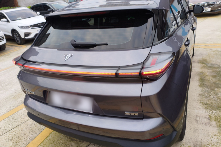 哪吒汽车 哪吒U 2021款 Pro 400 行业定制版车身外观6