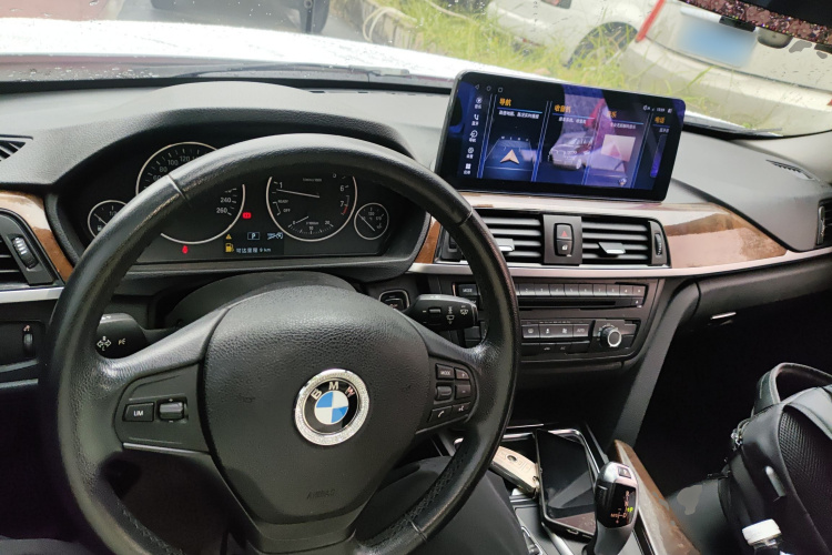 宝马3系 2013款 320Li 时尚型中控内饰12