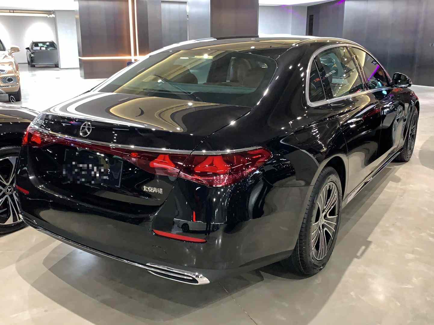 奔驰E级 2026款 E 260 L 经典版(4)