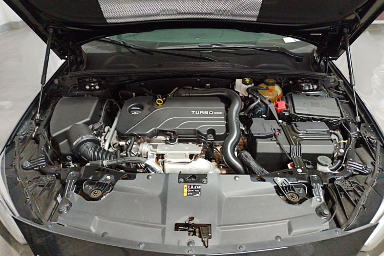 别克 君威 2024款 25T 超享版机舱底盘24