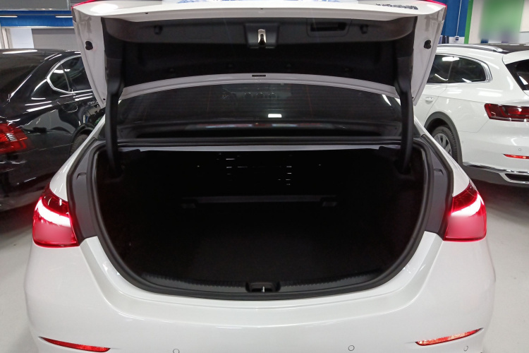 奔驰C级 2024款 C 260 L 运动版机舱底盘23