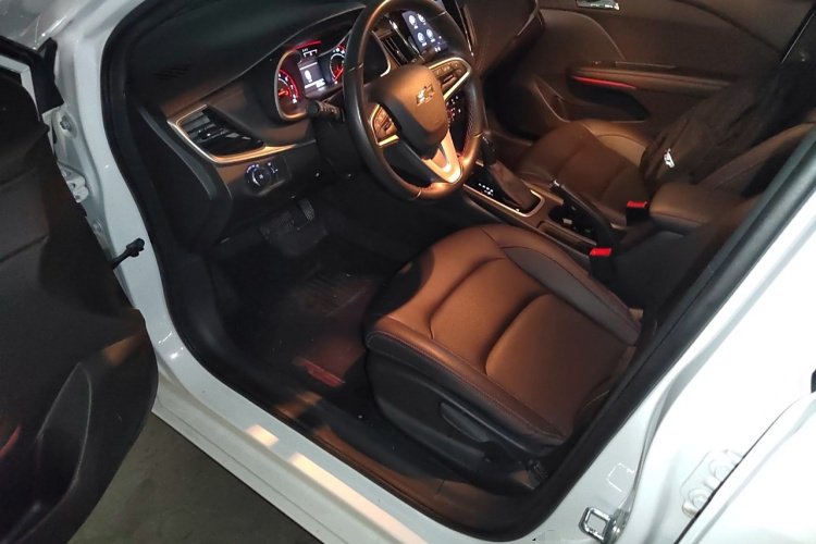 雪佛兰 科鲁泽 2022款 轻混 RS 330T 自动畅快版中控内饰7003