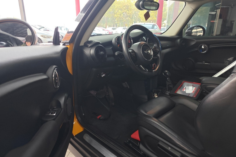 MINI 2016款 1.5T COOPER中控内饰7003