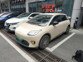 埃安 AION UT 2025款 330星辉版