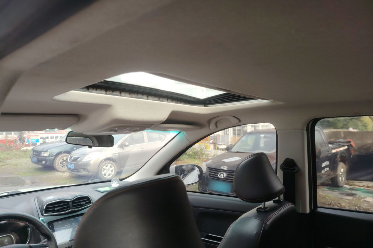 SWM斯威汽车 SWM斯威X3 2017款 1.5T 手动时尚型中控内饰7004