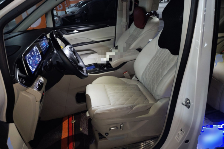 别克GL8 2020款 ES陆尊 653T 舒适型中控内饰19