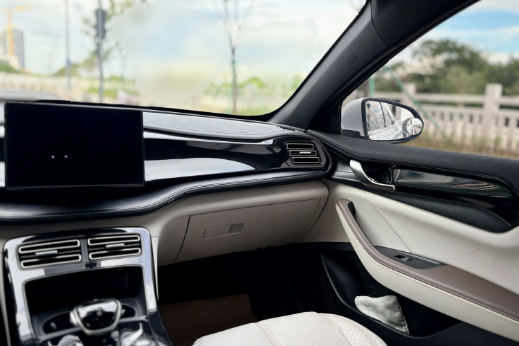 比亚迪 秦PLUS 2023款 冠军版 DM-i 55KM领先型中控内饰7005