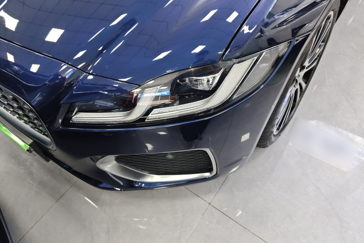 捷豹XFL 2021款 XFL 2.0T P250 两驱尊享豪华版局部细节36