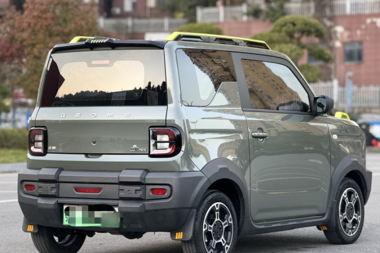 吉利银河 2025款 210km 熊猫骑士车身外观6007