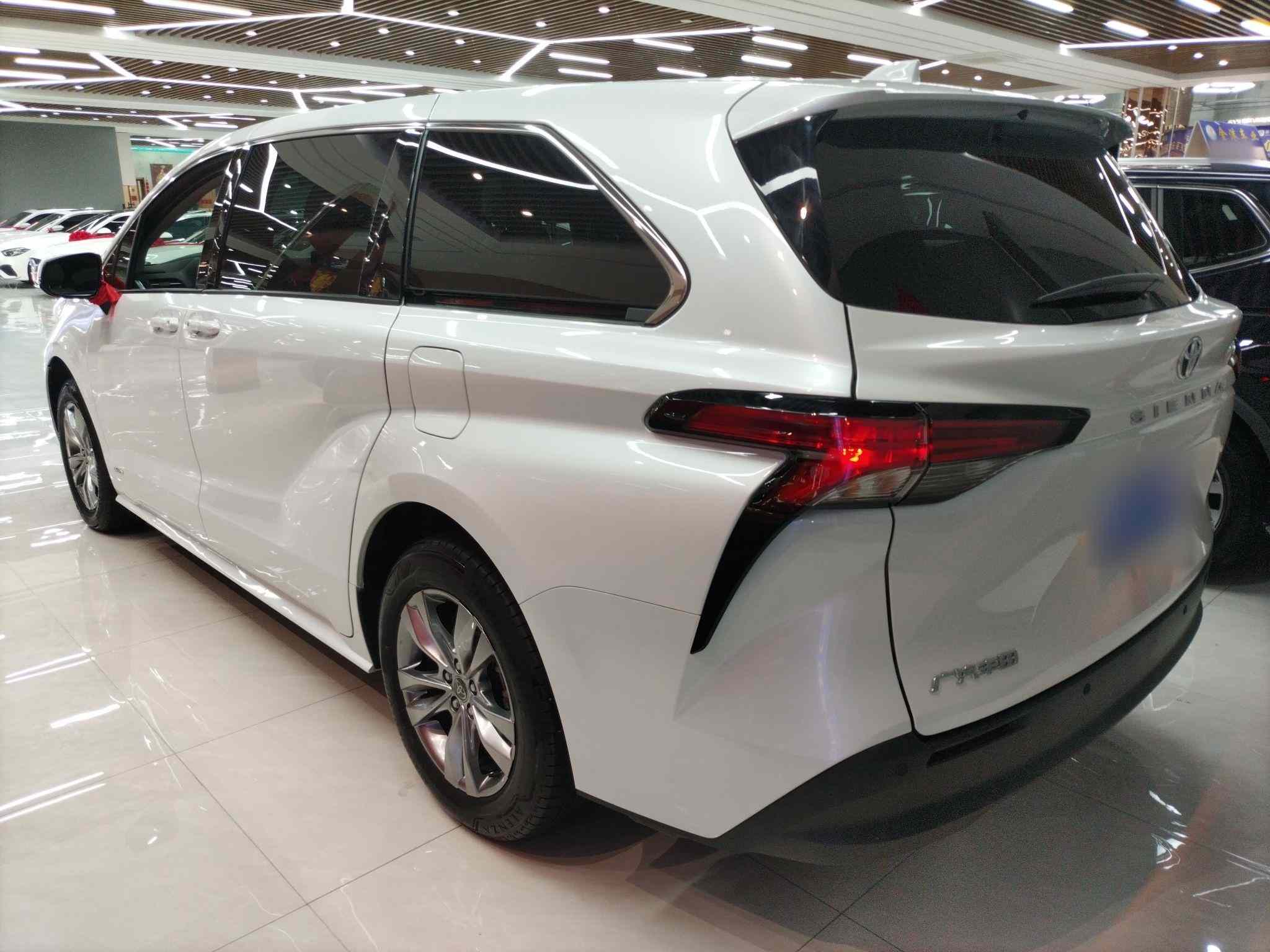 丰田 赛那SIENNA 2024款 2.5L混动 舒适版(3)