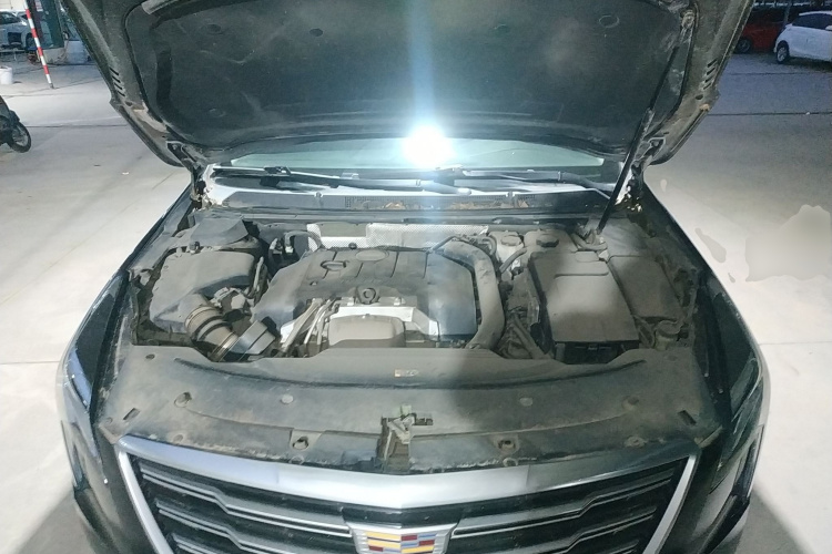 凯迪拉克XTS 2018款 28T 精英型机舱底盘24