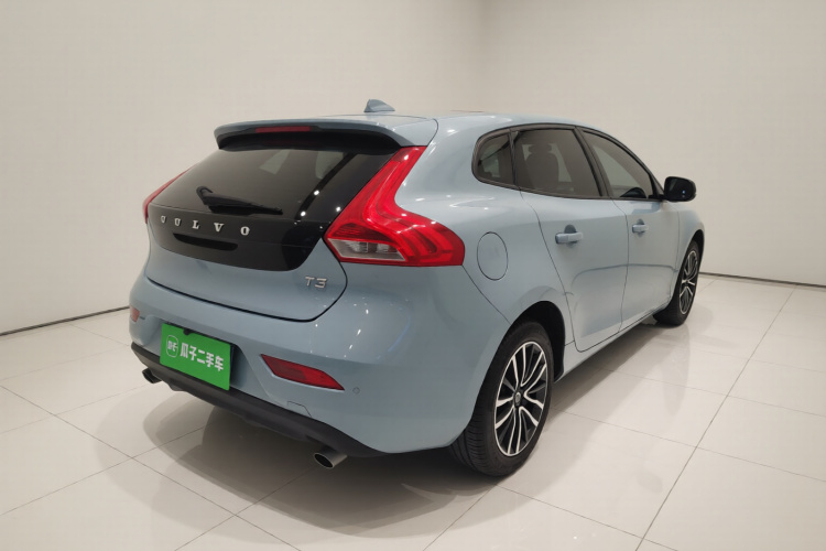 沃尔沃V40 2019款 T3 智逸版车身外观7