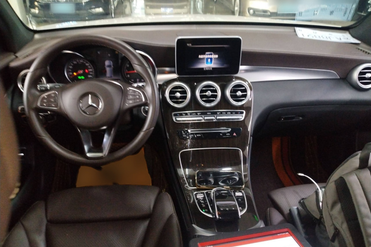 奔驰GLC 2019款 GLC 260 L 4MATIC 动感型中控内饰7002