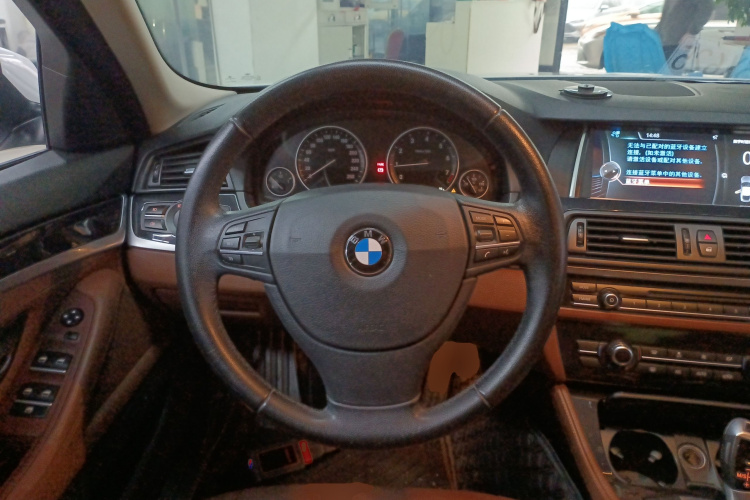 宝马5系(进口) 2015款 520i 典雅型局部细节13