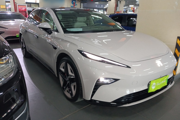 飞凡汽车 飞凡F7 2023款 改款 性能Pro版车身外观3