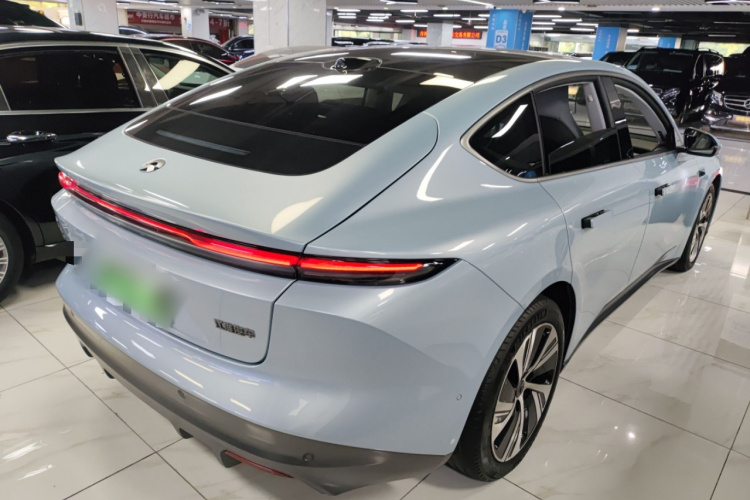 蔚来ET5 2022款 75kWh车身外观7