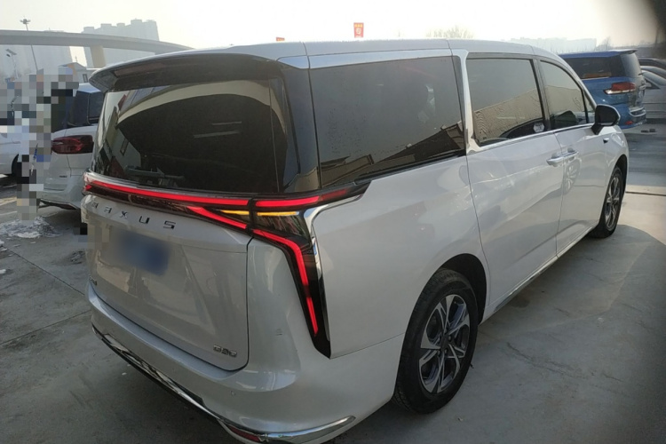 上汽大通MAXUS 大通G90 2022款 2.0T 星辰七座版车身外观7