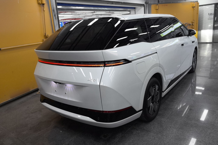 小鹏X9 2024款 702超长续航Max车身外观6005