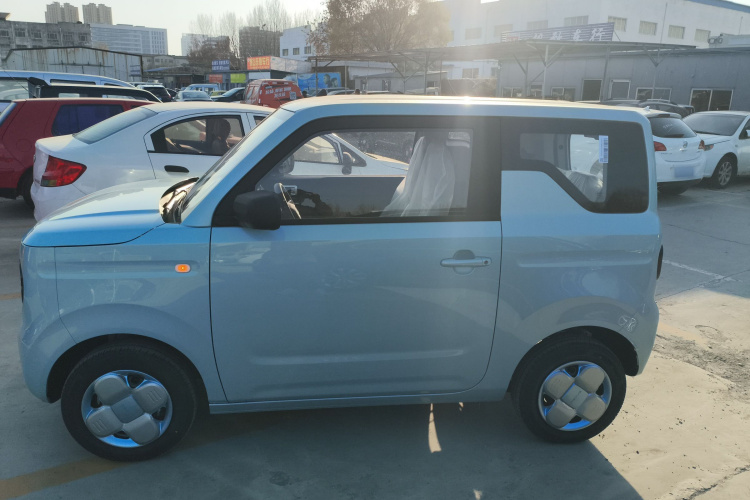 吉利银河 2024款 熊猫mini 200km 耐力熊车身外观4