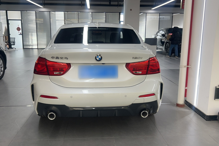 宝马1系 2023款 120i M运动版车身外观6004