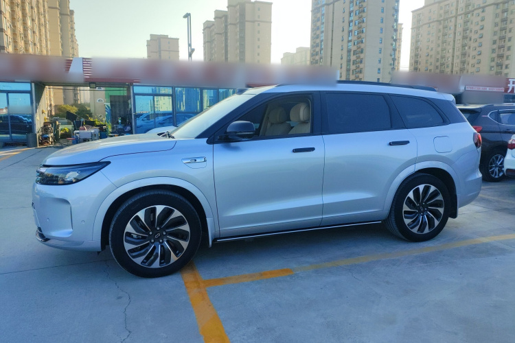 鸿蒙智行 问界M7 2024款 1.5T 智驾四驱Max版 5座车身外观4