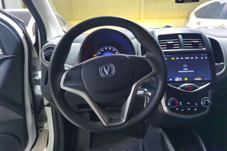 长安欧尚 奔奔E-Star 2021款 国民版 心悦版 磷酸铁锂（31.18kWh）中控内饰13