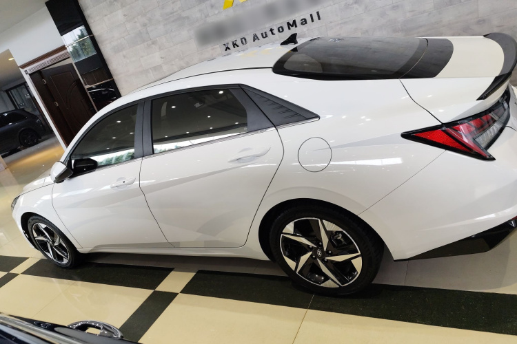 现代 伊兰特 2022款 240TGDi DCT LUX尊贵版车身外观6003