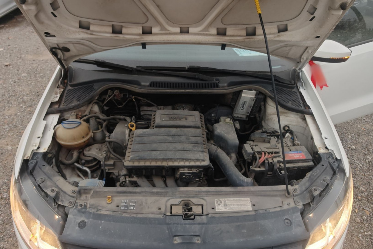 大众 Polo 2016款 1.6L 自动舒适型机舱底盘24