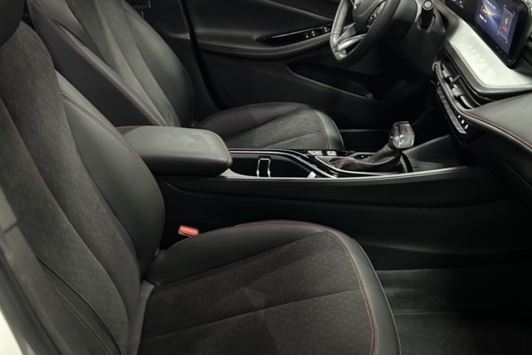 别克 威朗 2023款 Pro GS 疾风版局部细节41