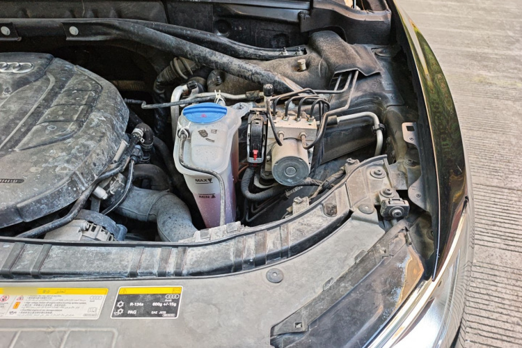 奥迪Q5 2017款 40 TFSI 舒适型局部细节9007