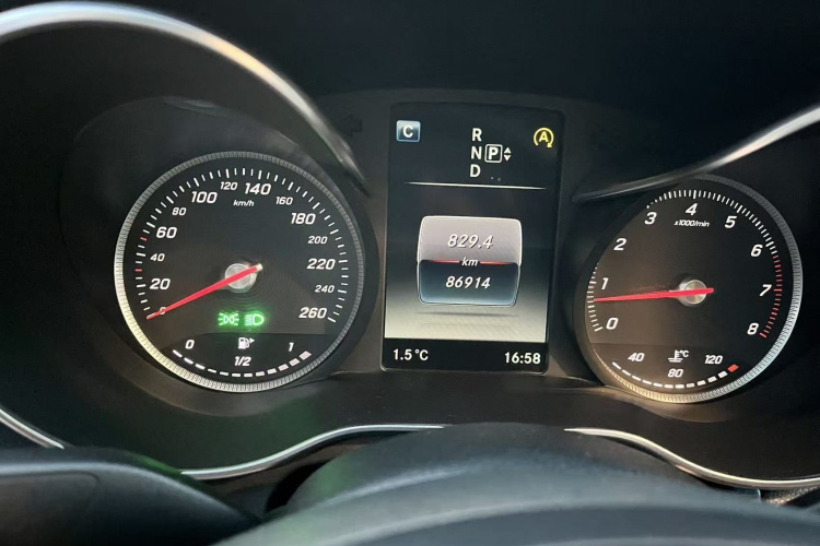 奔驰C级 2015款 C 200 L 运动型中控内饰7014