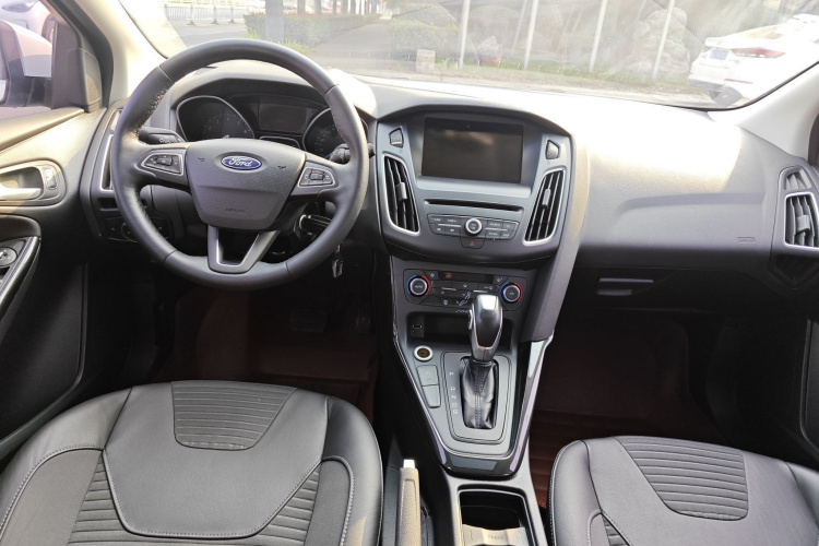 福特 福克斯 2015款 两厢 EcoBoost 180 自动精英型中控内饰7009