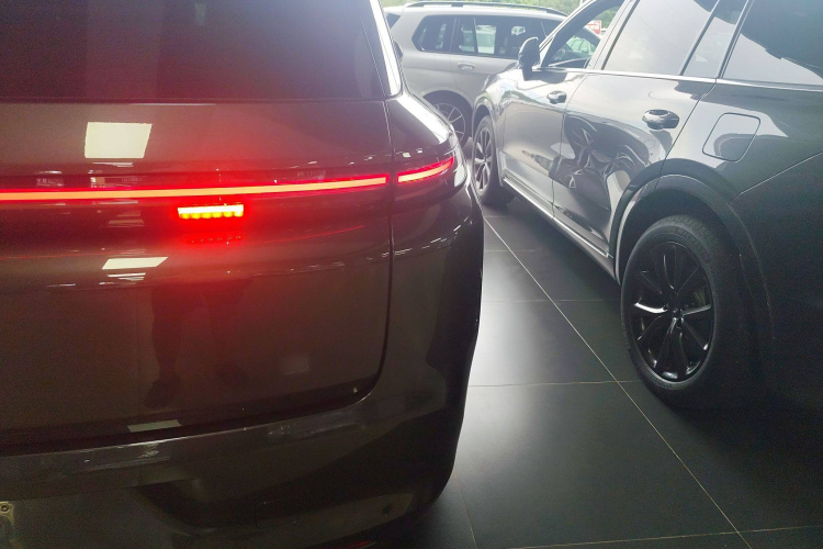 理想汽车 理想L8 2023款 Pro车身外观9