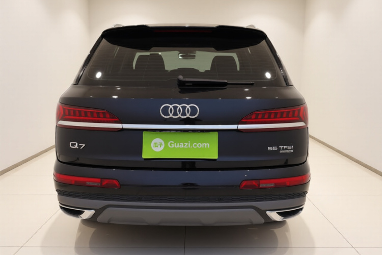 奥迪Q7 2021款 55 TFSI quattro S line运动型车身外观6