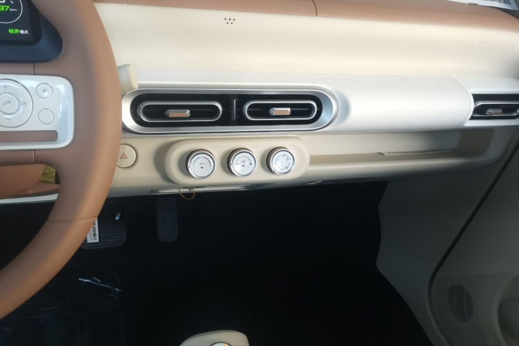 五菱汽车 宏光MINIEV 2024款 第三代 215km 青春版局部细节16