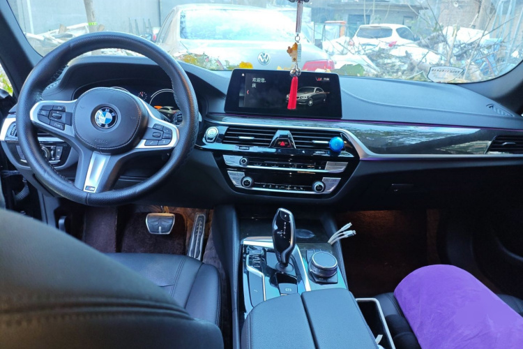 宝马5系 2018款 525Li M运动套装中控内饰12