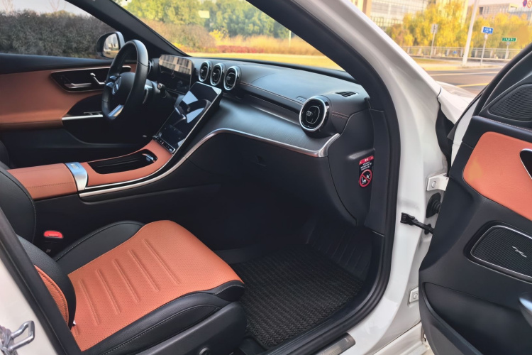 奔驰C级 2022款 改款 C 200 L 运动版中控内饰7009