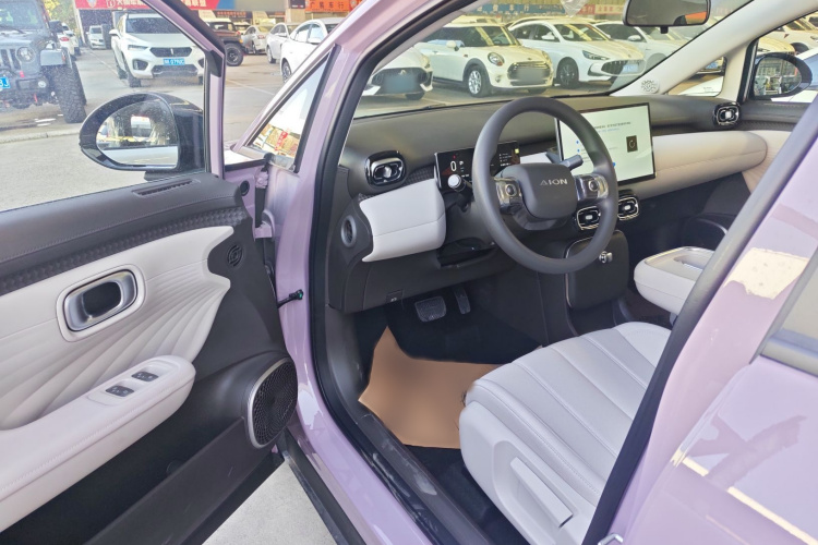 埃安 AION UT 2025款 330星辉版中控内饰7002