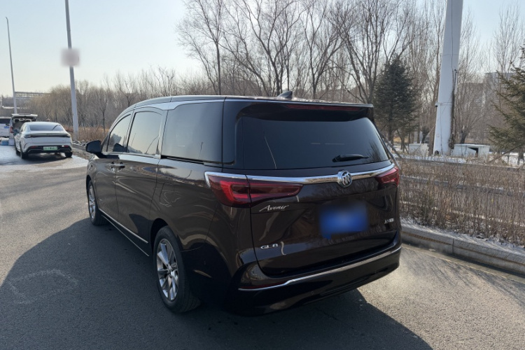 别克GL8 2022款 Avenir艾维亚 六座贤礼版车身外观6008