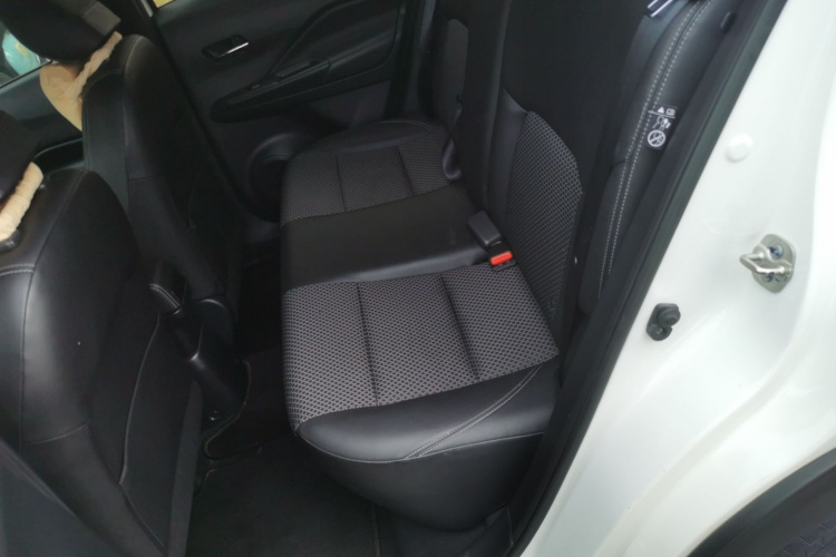 日产 劲客 2018款 1.5L CVT智联豪华版中控内饰7004