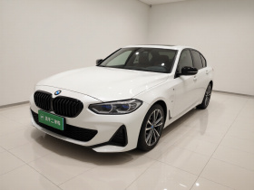 宝马1系 2022款 120i M运动曜夜版