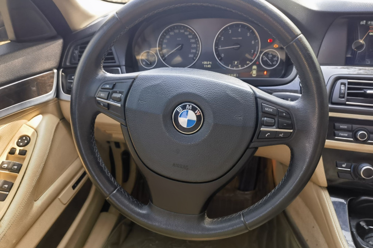 宝马5系 2013款 525Li 豪华型局部细节13