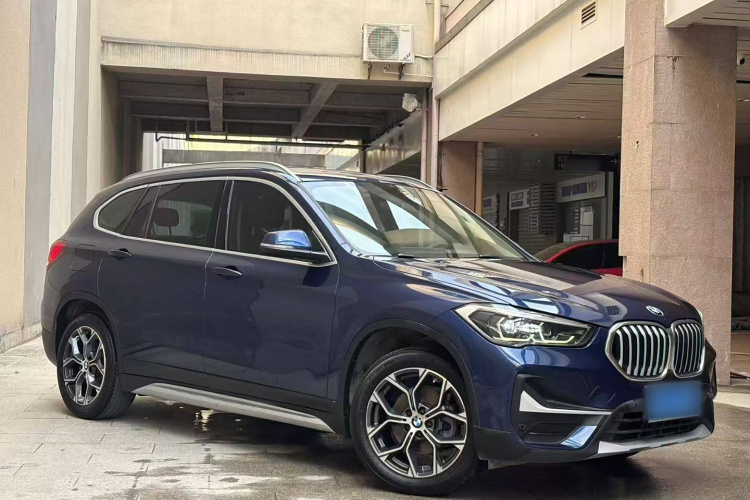 宝马X1 2020款 sDrive20Li 尊享型车身外观6002