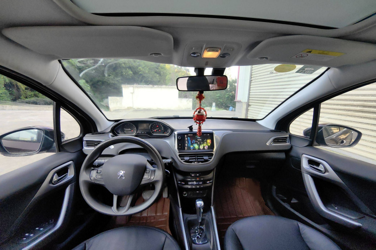 标致2008 2014款 1.6L 自动卓越版中控内饰7001