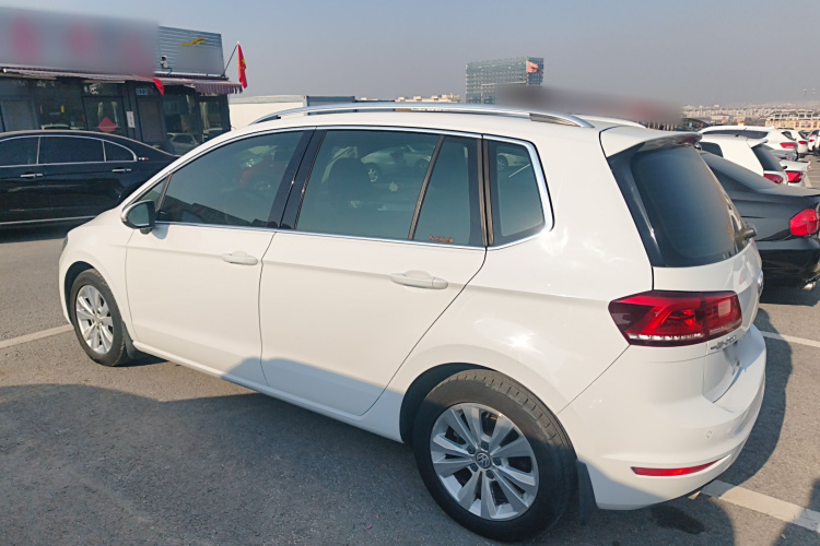 大众 高尔夫·嘉旅 2016款 230TSI 自动进取型车身外观4