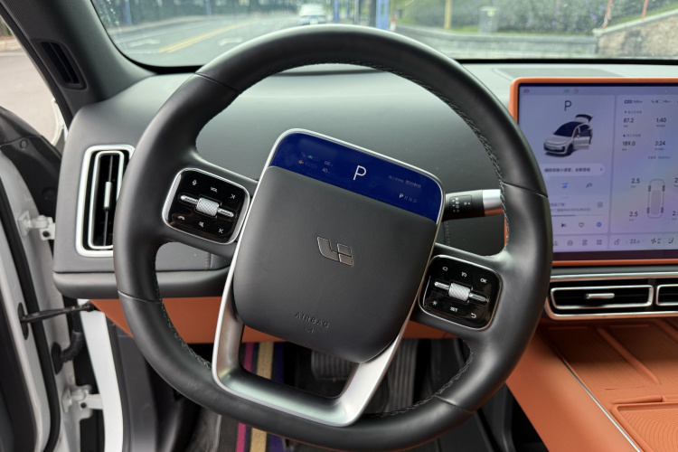 理想汽车 理想L6 2024款 Pro中控内饰7004