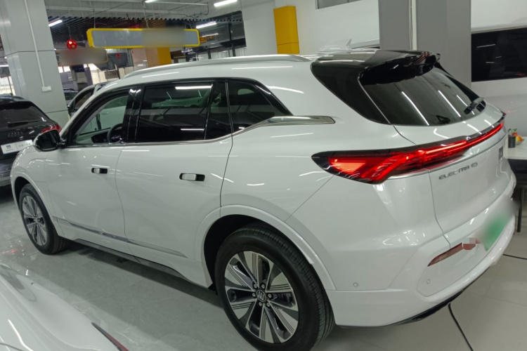 别克E5 2025款 620KM尊享版车身外观6003