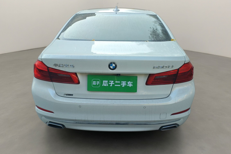 宝马5系 2018款 改款  530Li xDrive 豪华套装车身外观6